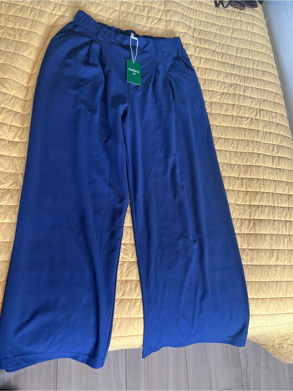 HALARA Straight Leg  Pants in Navy Blue